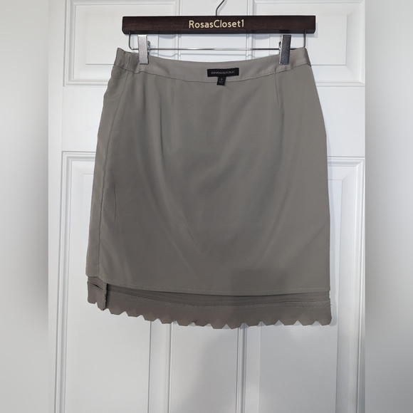 BANANA REPUBLIC Taupe Laser-Cut Scalloped Pintucked Textured Mini Skirt 2 - Picture 10 of 14